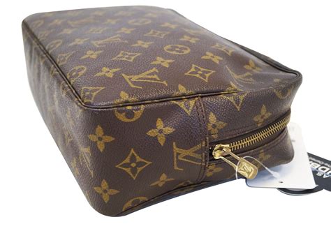 LOUIS VUITTON Monogram Trousse Toilette 28 